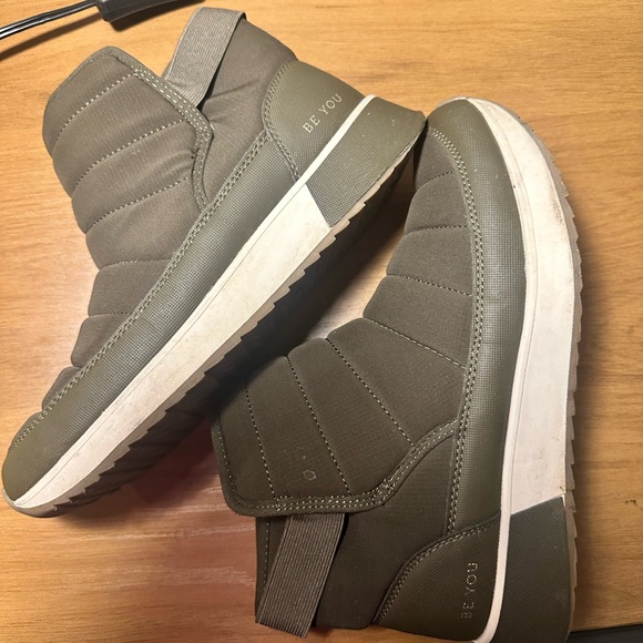 Dr Scholl's Women's Slip-on Booties Olive Green Snow Boots 8.5M - Picture 7 of 11